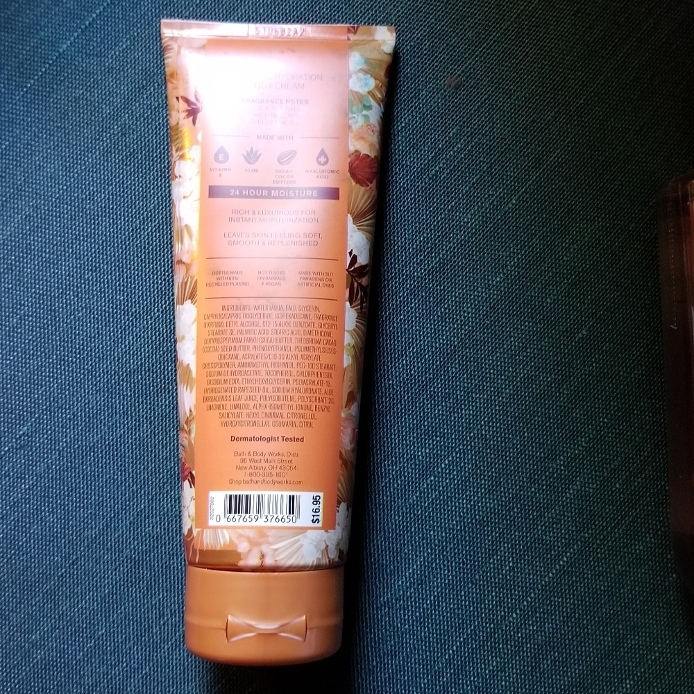 Bath & Body Works Fall in Bloom Body Wash Set - Orange and White - Picture 3 of 5